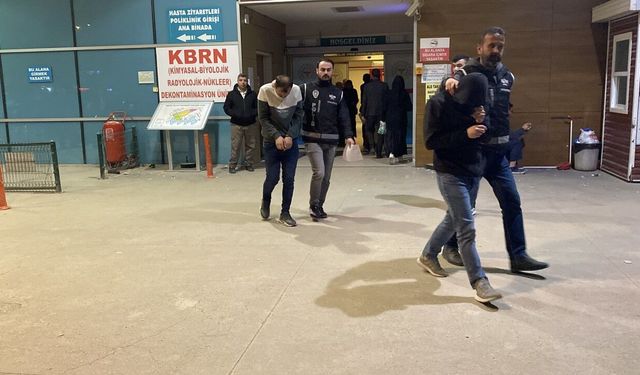 3 ilde 4 kuyumcuyu 129 sahte gram altın satarak dolandıran 2 şüpheli yakalandı