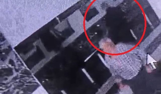 Abdest alan kişinin astığı ceketin cebinden 29 bin TL'sini çaldı; hırsızlık kamerada
