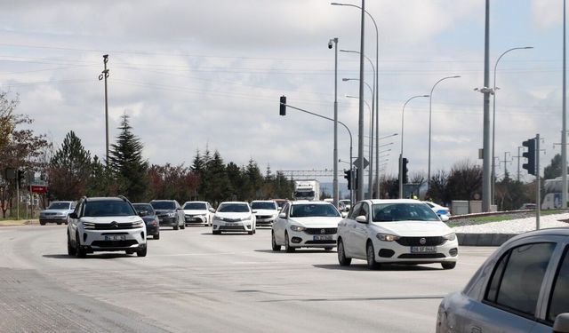 Afyonkarahisar'dan 11 günde 5 milyon 309 bin araç geçti