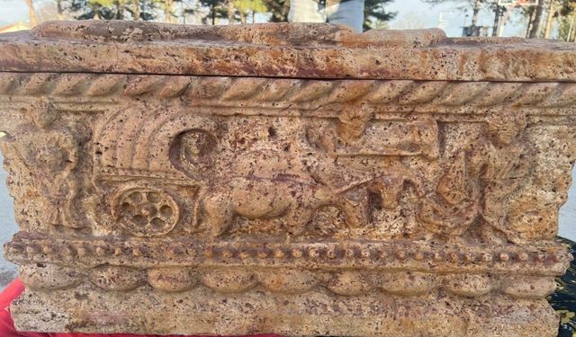 Amasya'da Roma dönemine ait mini lahit ele geçirildi; 1 gözaltı