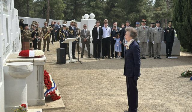 Çanakkale Kara Savaşları'nın 110'uncu yıl dönümünde şehitler anıldı (2)