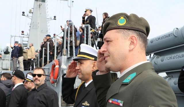Dumlupınar ile Atılay Denizaltısı şehitleri anıldı