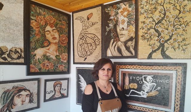 Hataylı mozaik ustası, konteyner atölyesinde depremi tablolarına nakşediyor