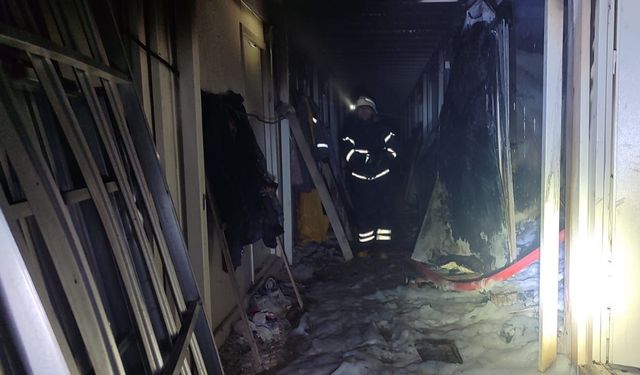 İnşaat işçilerinin kaldığı konteyner yandı