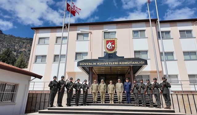 Kara Kuvvetleri Komutanı Orgeneral Bayraktaroğlu, KKTC’de incelemelerde bulundu
