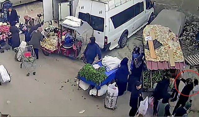 Kılıftaki 200 doları çalıp, cep telefonu teslim etti; sahibi sarılıp teşekkür etti