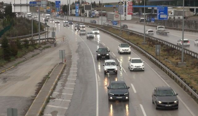 'Kilit kavşak' Kırıkkale'de bayram dönüşü trafiği