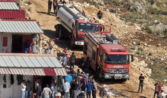 Kozan’da işçilerin kaldığı yatakhanede çıkan yangın, söndürüldü