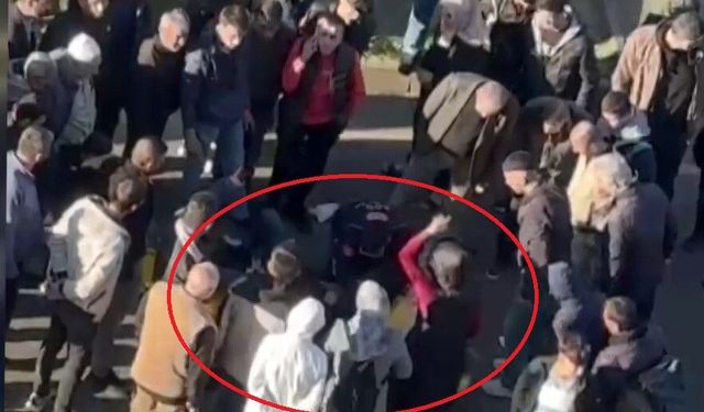 Motosikleti ile yayaya çarpan sürücüye saldırı