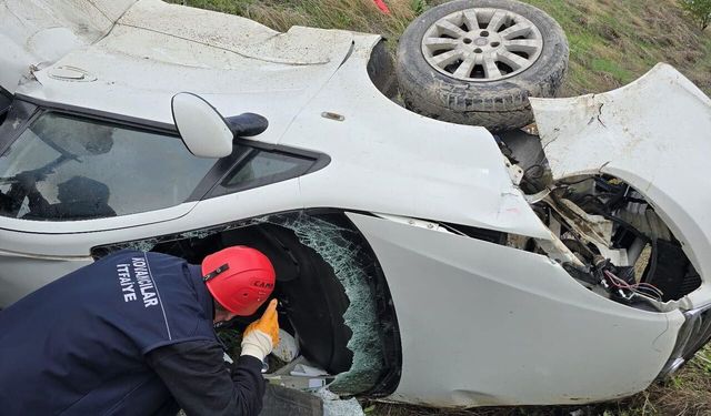 Otomobil şarampole devrildi: 4’ü çocuk, 9 yaralı