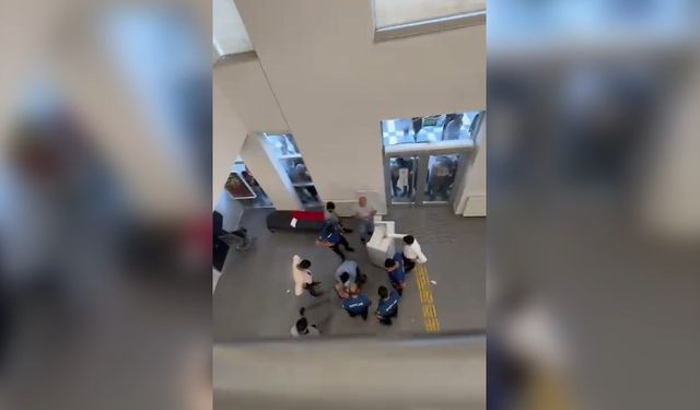 Bankada şube müdürüne bıçak çeken şüpheli suçüstü yakalandı