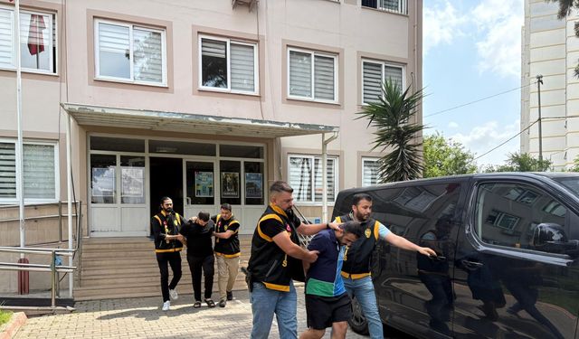 Bindiği dolmuştan ateş açıp husumetlisini vurdu; o anlar kamerada