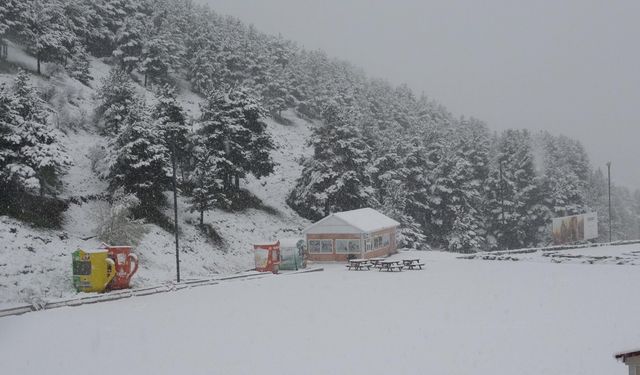 Erzurum’a mayıs ortasında kar yağdı