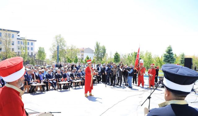 Hulusi Akar: Artık söz dinleyen değil, sözü dinlenen Türkiye var (2)