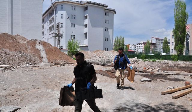 Okul inşaat kazısından insan kafatası ve kemikler çıktı
