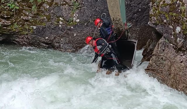 Trabzon'da derede kaybolan Faisal'in cansız bedeni bulundu / Ek fotoğraflar