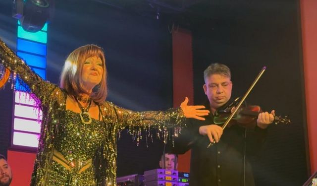 72 yaşında sahneye çıkan Gülden Karaböcek, 43 yıl önce izdiham yaşanan Londra konserini unutamıyor