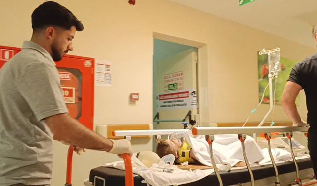 Balkondan düşen çocuk ağır yaralandı