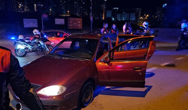 'Dur' ihtarına uymayan otomobildekilerden biri: Ben kaçmadım, neden kaçayım, şoför kaçtı