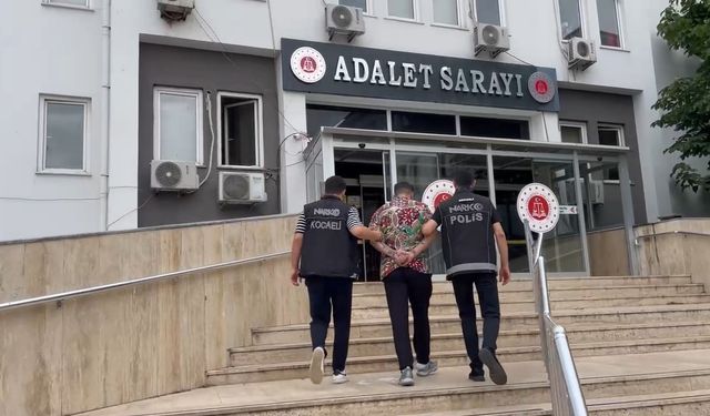 Durdurulan araçta 82 kilo metamfetamin ele geçirildi (2)