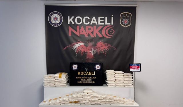 Durdurulan araçta 82 kilo metamfetamin ele geçirildi