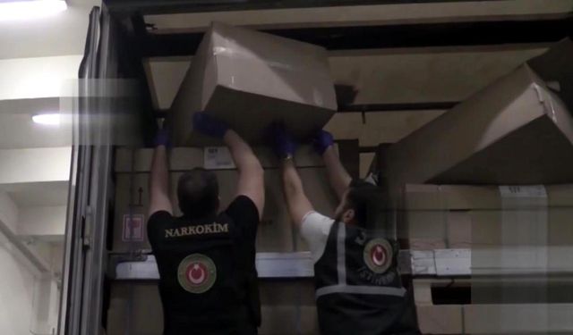 Kapıkule'de 2 TIR’da toplam 212 kilo esrar ele geçirildi