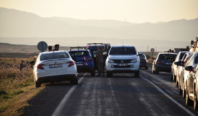 Şanlıurfa'da seyir halindeki otomobile silahlı saldırı: 1 ölü