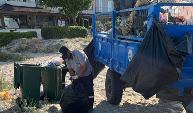 Saros Körfezi'nde bayram tatili sonrası 200 ton çöp toplandı