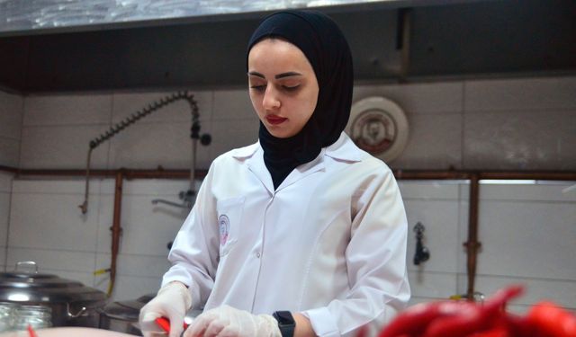 Şili biberi reçeli ile alışılmış tatların dışına çıktı; kahvaltıda ve yemeklerde sos olarak kullanılıyor