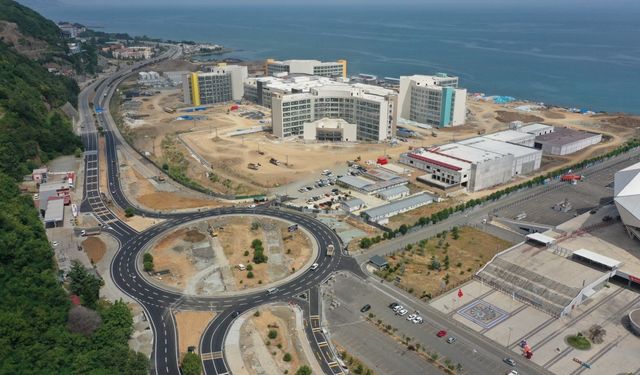 Bakan Uraloğlu: Trabzon Şehir Hastanesi kavşağını 20 günde tamamlayıp hizmete açtık