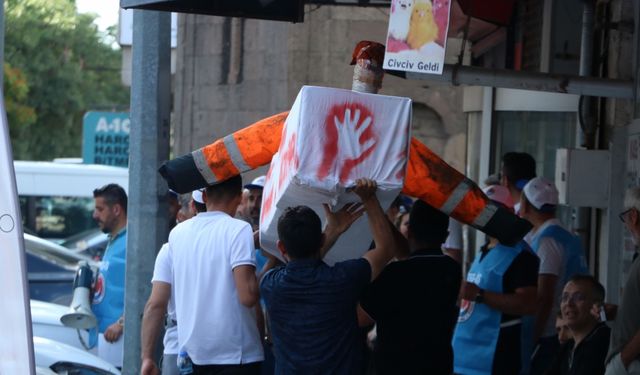 Kayseri’de kamu işçilerinden tabutlu eylem