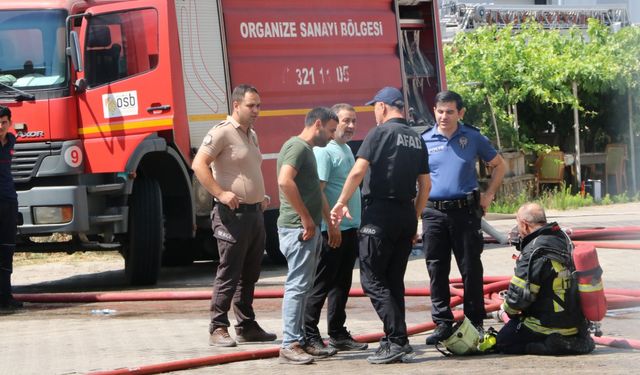 Kayseri'de mobilya fabrikasında yangın