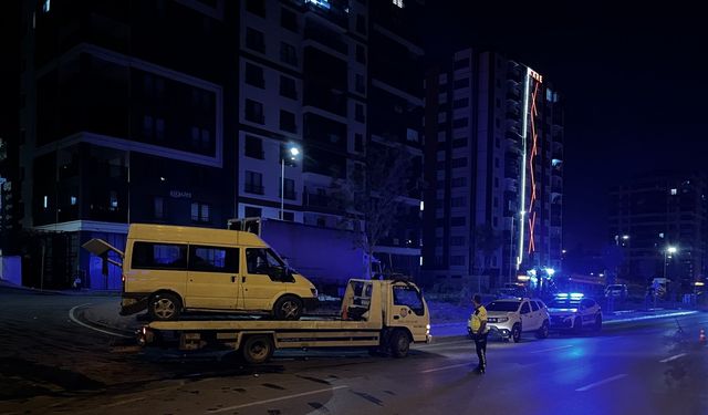 Kayseri’de otomobil ile minibüs çarpıştı: 9 yaralı