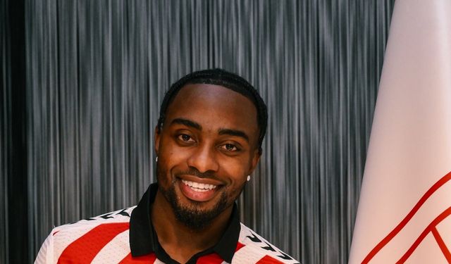 Samsunspor, Kongolu orta saha Antoine Makoumbou ile sözleşme imzaladı