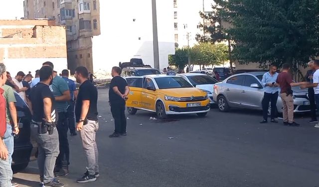 Eşini tabancayla öldürüp intihara kalkıştı