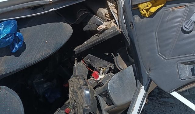 Kız istemeye gidenlerin otomobili devrildi: 3'ü çocuk, 8 yaralı