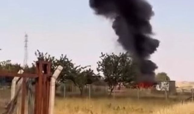 Tonlarca kauçuk ve zemin yapıştırıcısı yandı