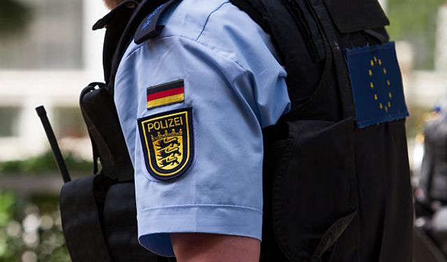 Almanya'da bıçaklı saldırı