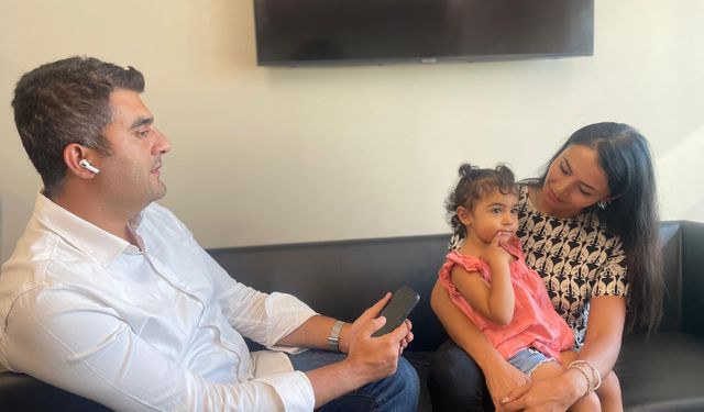 Görme engelli öğretmen, ailesiyle dünyayı dolaşıyor