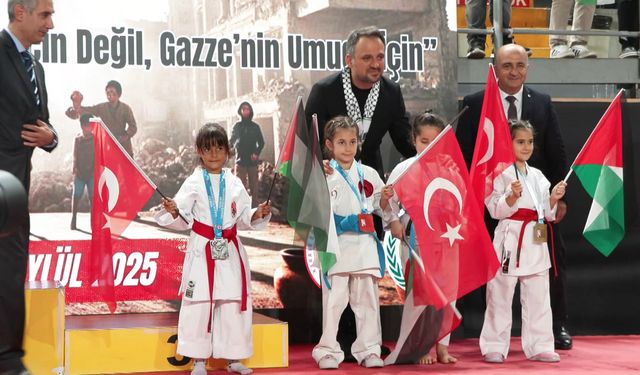 İstanbul - Gazze için karate turnuvası düzenlendi