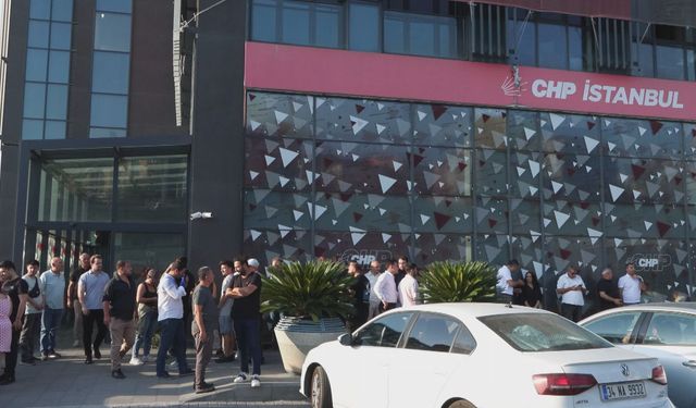 İstanbul - Görevden alınan CHP İstanbul İl Başkanı Özgür Çelik'ten açıklama