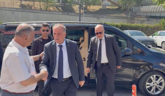 İstanbul- İstanbul Büyükşehir Belediyesi Başkan Vekili Nuri Aslan, CHP il binasına geldi