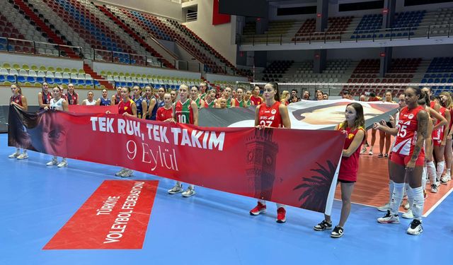 İzmirli voleybolcular 9 Eylül'de tek yürek