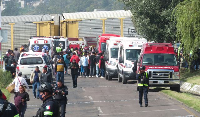 Meksika'da tren, yolcu otobüsüne çarptı: 10 ölü, 61 yaralı