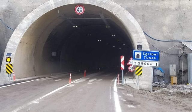 Otomobil uçuruma yuvarlandı: 1 ölü, 1 yaralı / Ek fotoğraflar