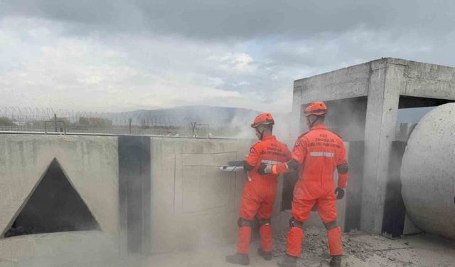 3’üncü Ordu Komutanlığı personeline arama ve kurtarma eğitimi verildi