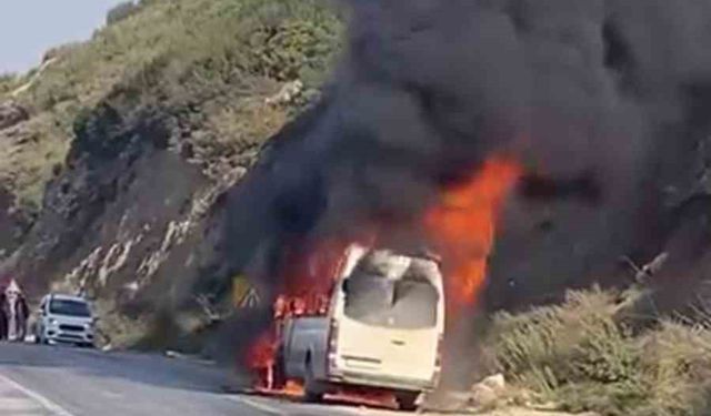 Alevlere teslim olan minibüs kullanılmaz hale geldi