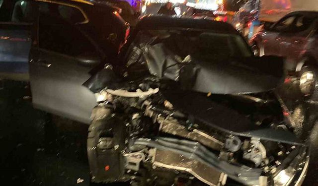 Anadolu Otoyolu’nda zincirleme kaza: 3 yaralı