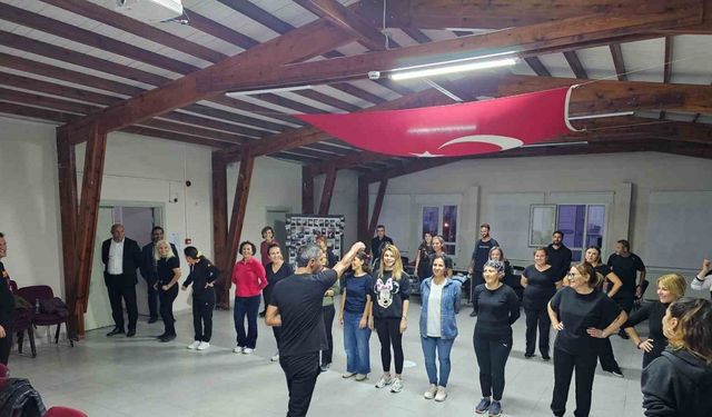 Ayvalık’ta öğretmenlerden halk dansları yolculuğu