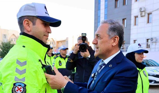 Bingöl’de trafik ekiplerine yüz tanıma sistemine sahip 90 yaka kamerası tahsis edildi